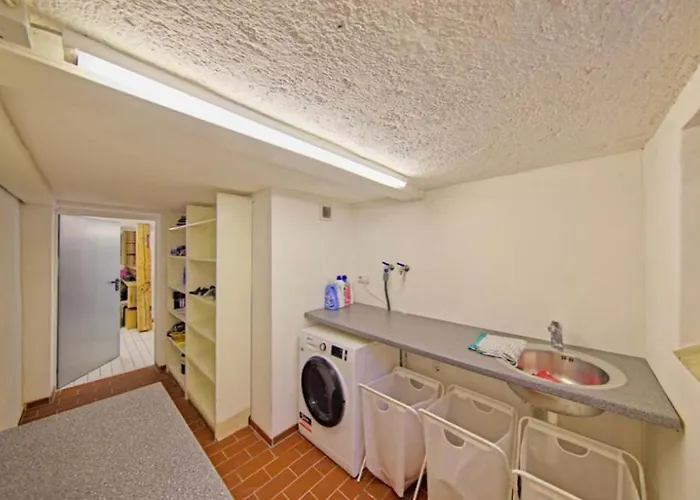 Im Haus Nahe Ubahn *