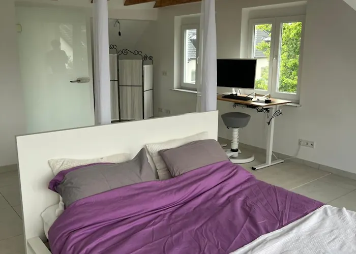 Im Haus Nahe Ubahn アパート